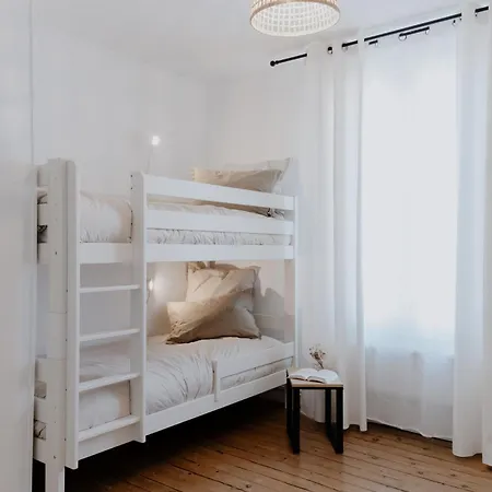 Proche Honfleur Chaleureux Duplex Centre 1 Apartment Beuzeville